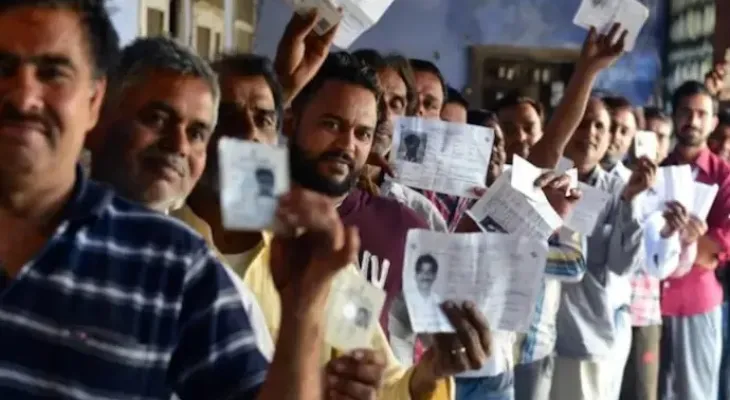 Maharashtra Assembly Elections: महाराष्ट्र में वोटिंग की धीमी रफ़्तार, राज ठाकरे ने जताई चिंता