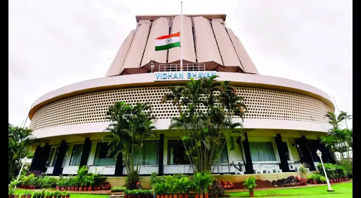 महाराष्ट्र विधानसभा कब होगा सस्पेंस ख़त्म? राजनीति फिर गरमाई