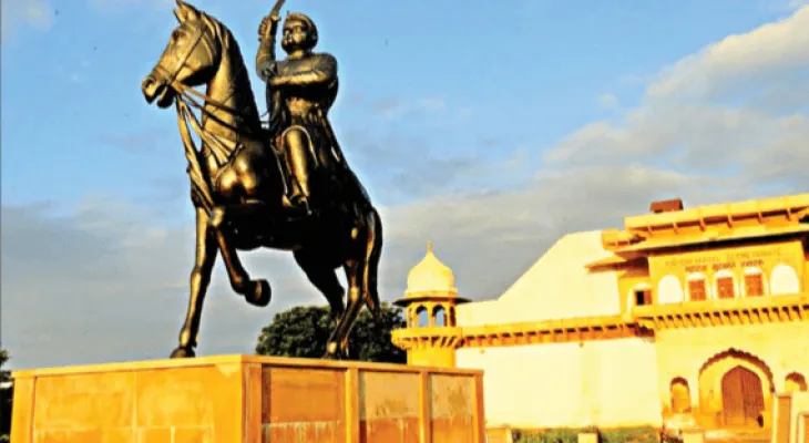 महाराजा सूरजमल का बलिदान दिवस आज, एक लड़की को बचाने के लिए दे दी शहादत