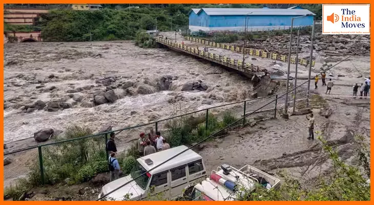 Himachal Pradesh Cloud Burst: बादल फटने के बाद बाढ़ से तबाही, 2 की मौत, 20 लापता