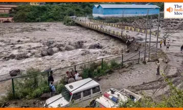 Himachal Pradesh Cloud Burst: बादल फटने के बाद बाढ़ से तबाही, 2 की मौत, 20 लापता